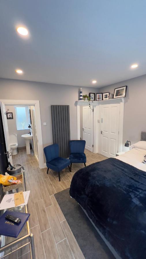 Apartamento The King'S Parlour Whitehead Exterior foto