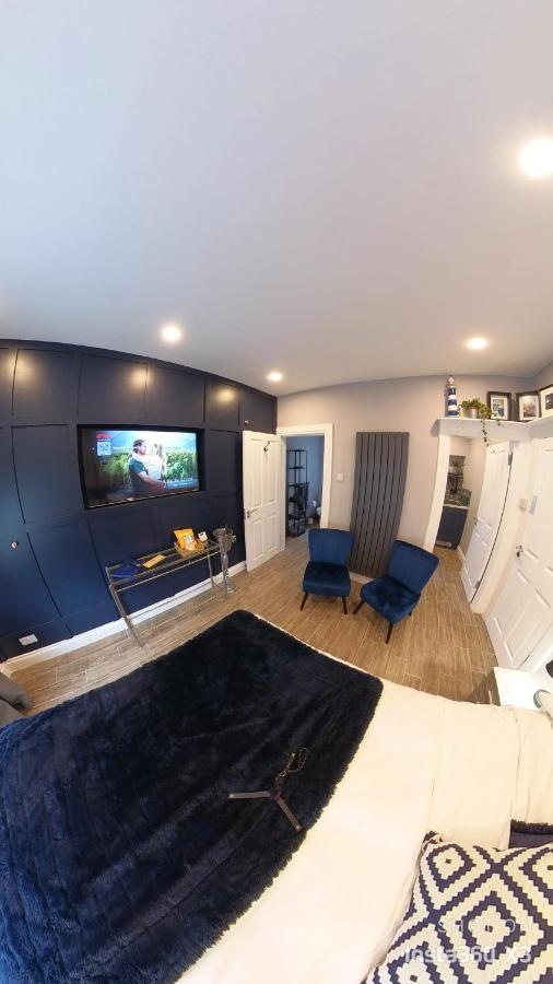 Apartamento The King'S Parlour Whitehead Exterior foto
